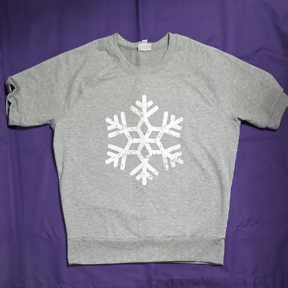 LuLaRoe Gray Snowflake Short Sleeve Tee